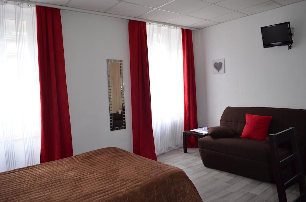 Hotel De La Croix De Malte Cherbourg-en-Cotentin Zimmer foto