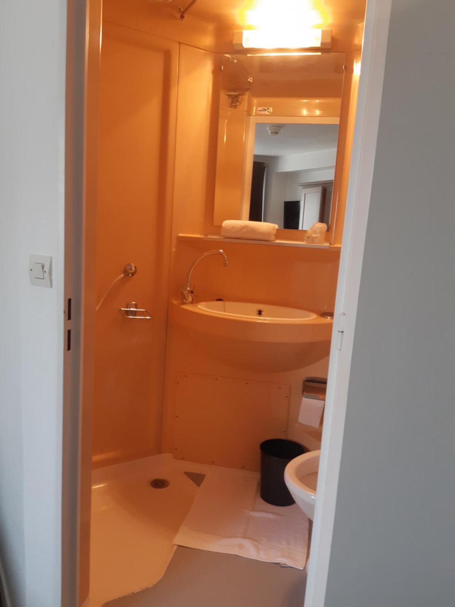 Hotel De La Croix De Malte Cherbourg-en-Cotentin Zimmer foto